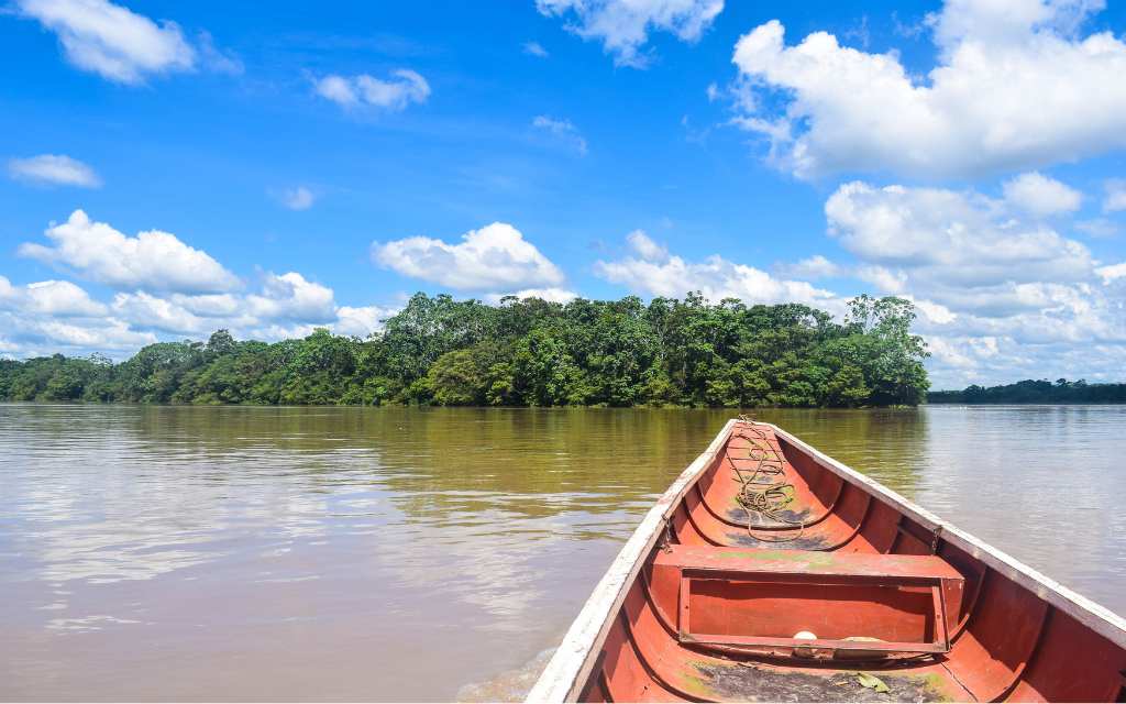mirador narigua corriente suave y paisajes impresionantes flanqueados por selva en el guaviare