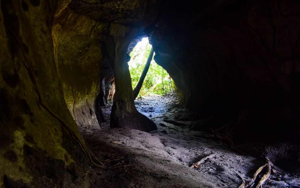tunel en tuneles naturales turismo san jose del guaviare