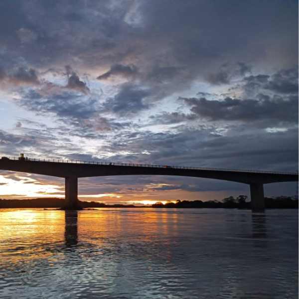 vista del puente newen y rio de san jose del guaviare